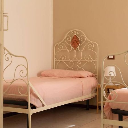 Maria'S Bed - Intero Alloggio Accogliente Dorno Extérieur photo